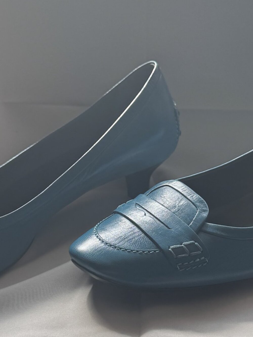 Tod's Size 39 (US Size 9 Women's) Teal Kitten Heel Loafers - Picture 4 of 7